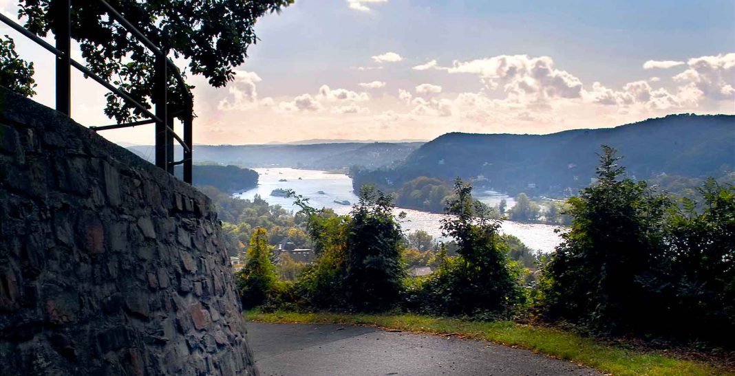 blick01_w1700_slider